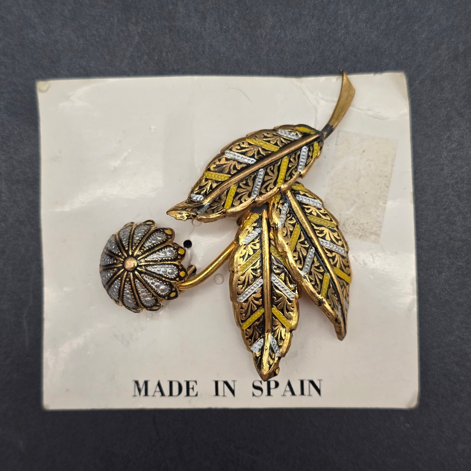 Spanish Damascene Flower Brooch Gold Tone Black White Enamel Vintage Jewelry 24$
